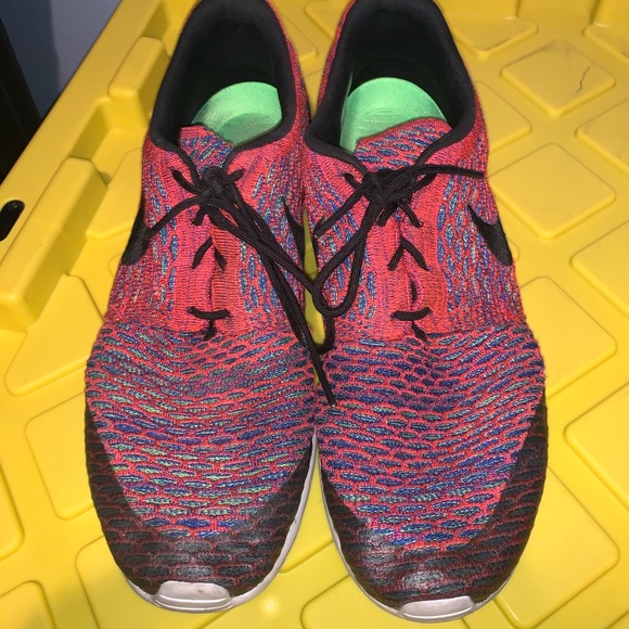 Flyknit Roshe SE - Picture 2 of 5